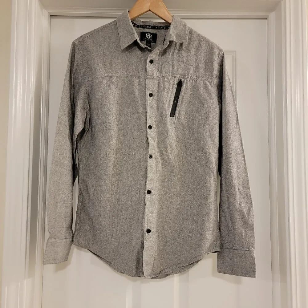 Rock & Republic Button Front Gray Long Sleeve small